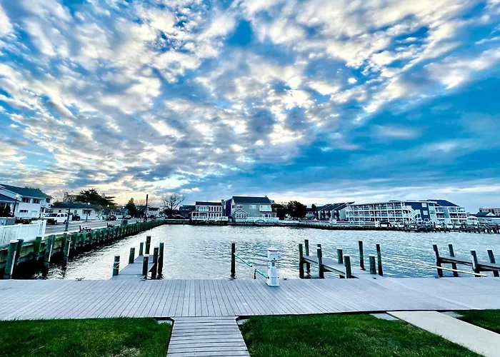 Bayfront | Walk To & Boardwalk | King Bed * Ocean City
