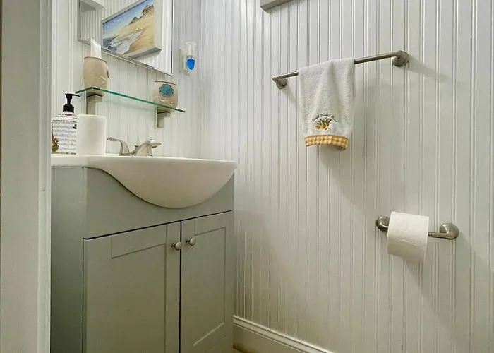 Bayfront | Walk To & Boardwalk | King Bed Holiday home Ocean City