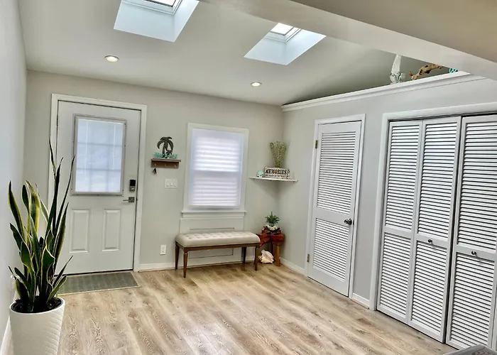Holiday home Bayfront | Walk To & Boardwalk | King Bed *