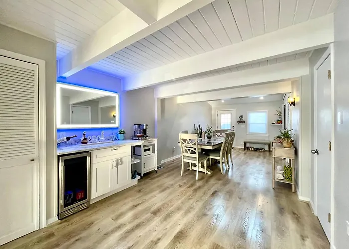 Bayfront | Walk To & Boardwalk | King Bed * Ocean City
