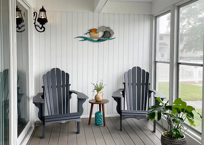 Bayfront | Walk To & Boardwalk | King Bed *