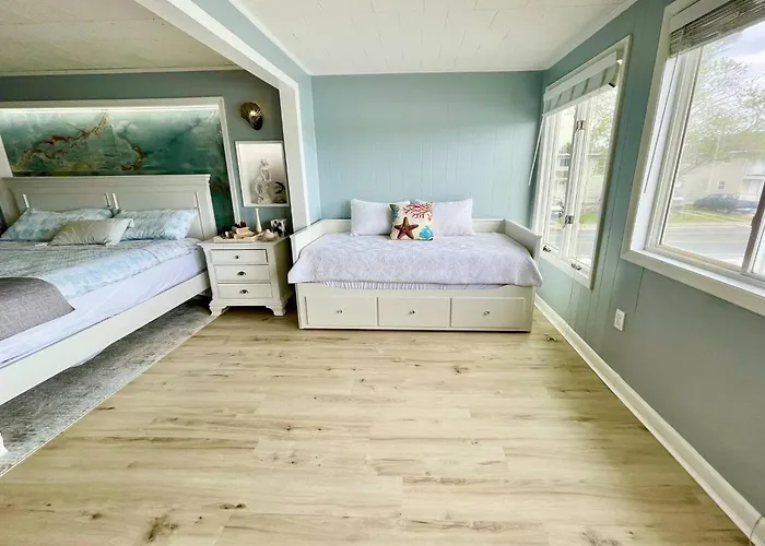 Bayfront | Walk To & Boardwalk | King Bed Holiday home Ocean City